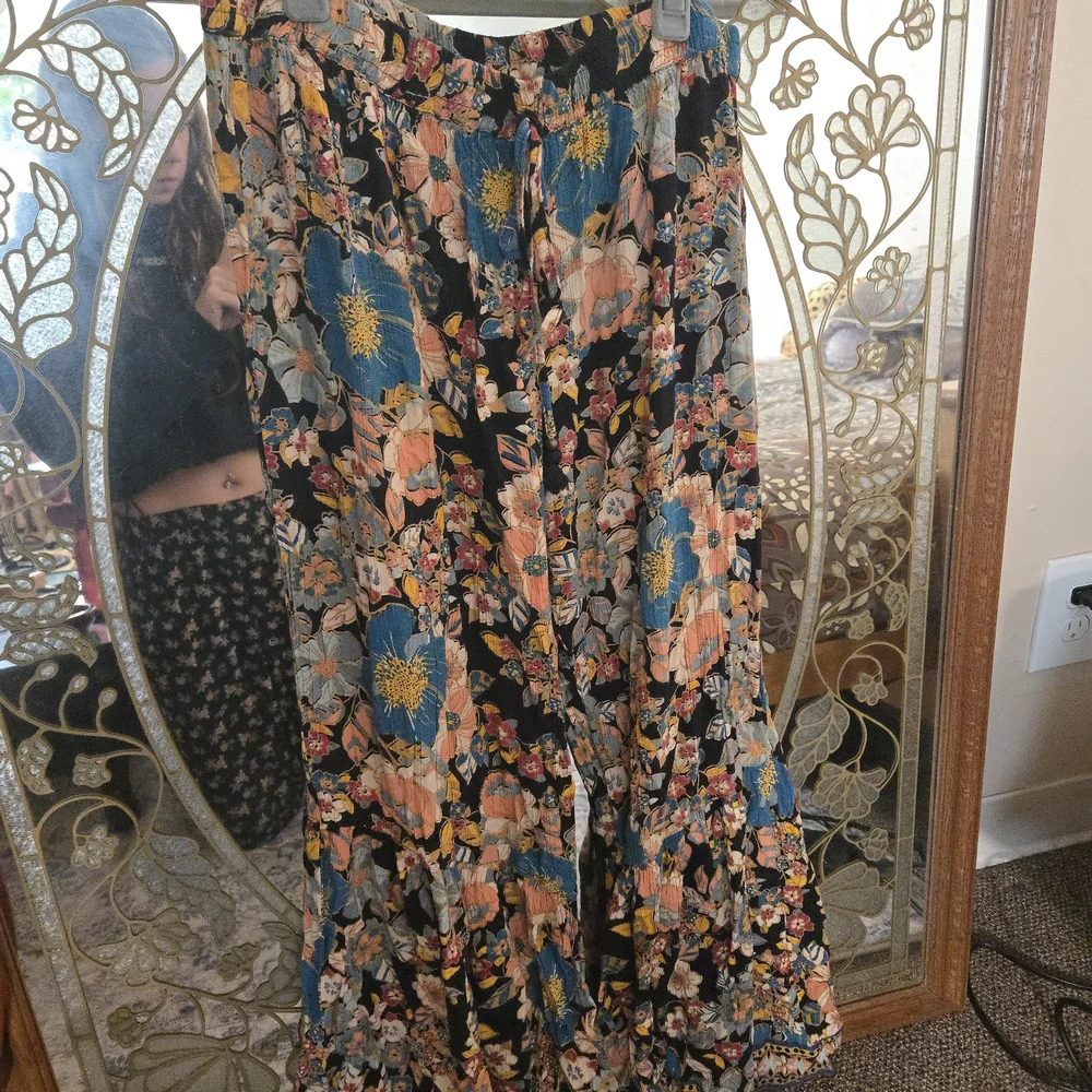 Angie Floral Wide-Leg Beach Flowy Pants Size Large Black Floral Peach Blue Multi - Picture 11 of 16